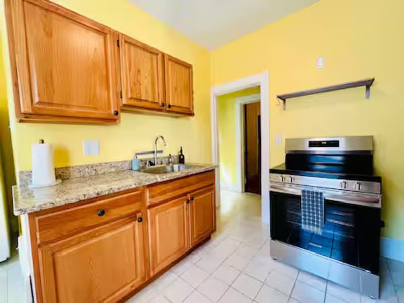 Ypsilanti Condo: 121 College Place