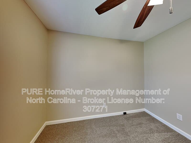 Greensboro House: 822 Banner Oak Ct