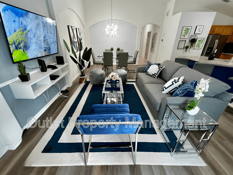 Davenport House: 122 Highgate Park Blvd