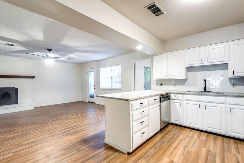 Sherman House: 524 N Woods