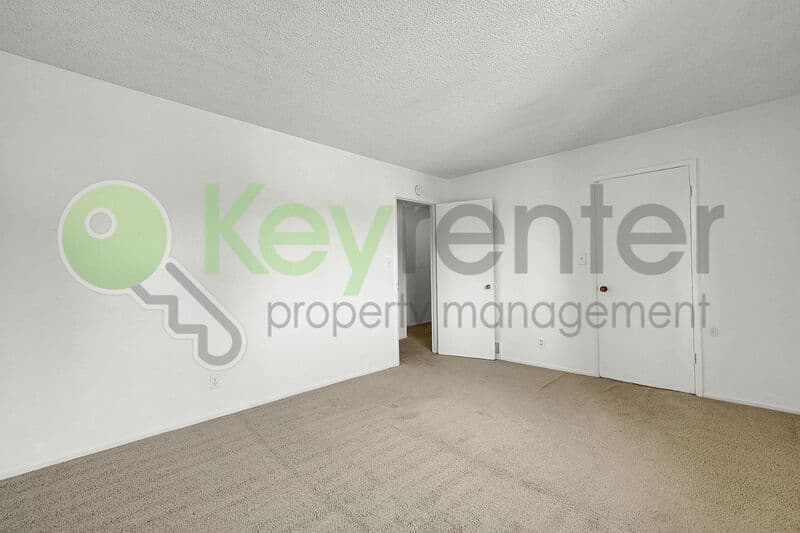 Sacramento House: 2941 Norcade Circle