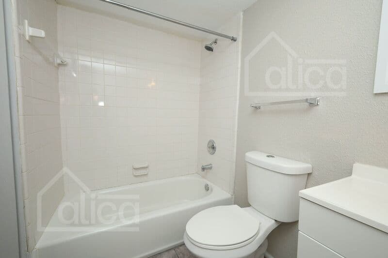 Orlando House: 4258 Clarinda St