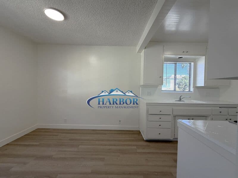 Inglewood Condo: 213 W Manchester Blvd