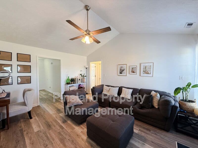 Raeford House: 301 Buckeye Drive
