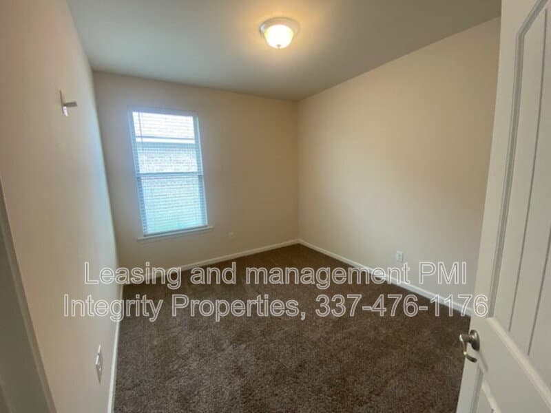 Lafayette House: 121 Rue Viansa