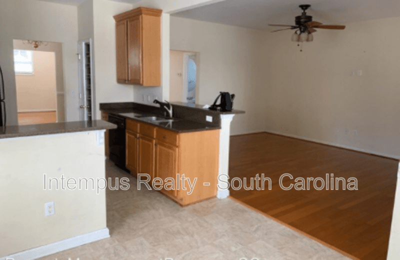 Bluffton House: 42 Woods Bay Rd