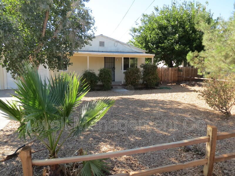 El Cajon House: 1420 Diamond Ln