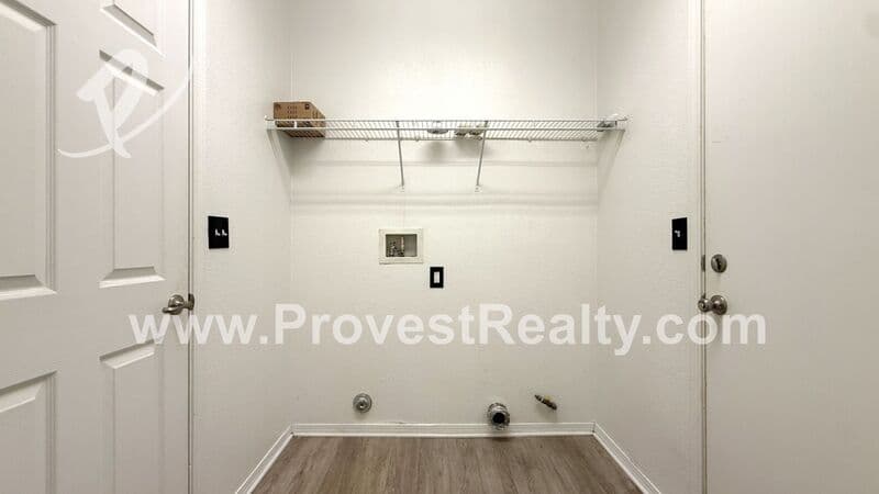 Hesperia House: 9172 Ocotillo Ave