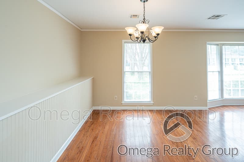 Montgomery House: 3117 Brentwood Dr