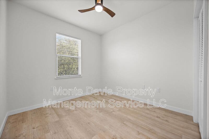 Austin Condo: 1802 Springdale Rd