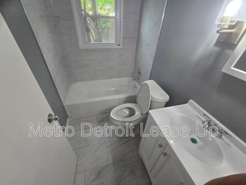 Detroit House: 11035 Worden Street