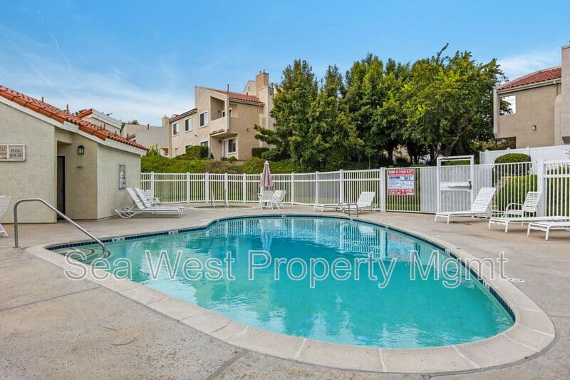 Carlsbad Condo: 6907 Quail Pl.