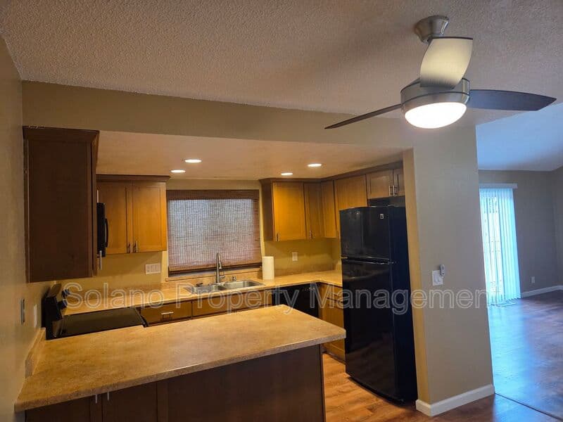 Fairfield Condo: 1152 Frost Pl