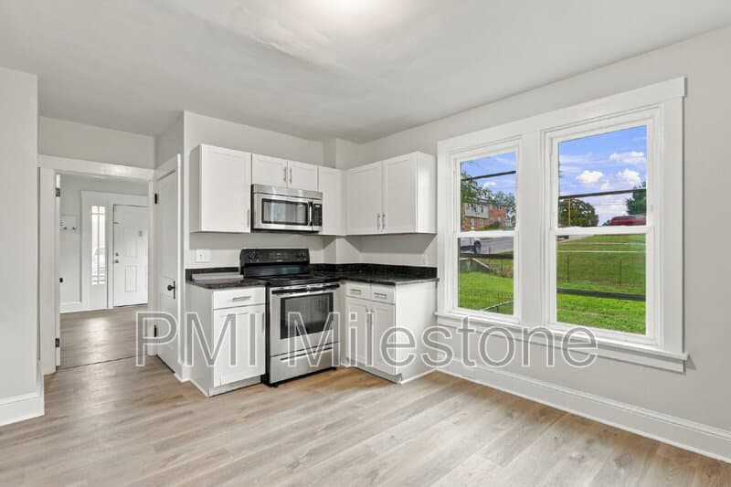 Hagerstown House: 423 E Washington St