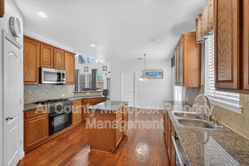Murphy House: 822 Shadybrook