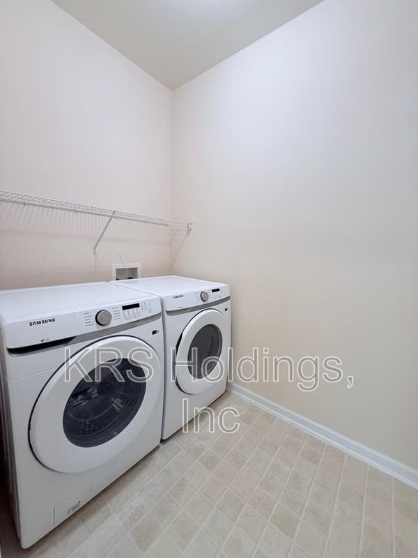 Fuquay Varina House: 232 N Honey Springs Avenue