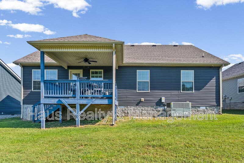 Clarksville House: 314 Lugano Ln
