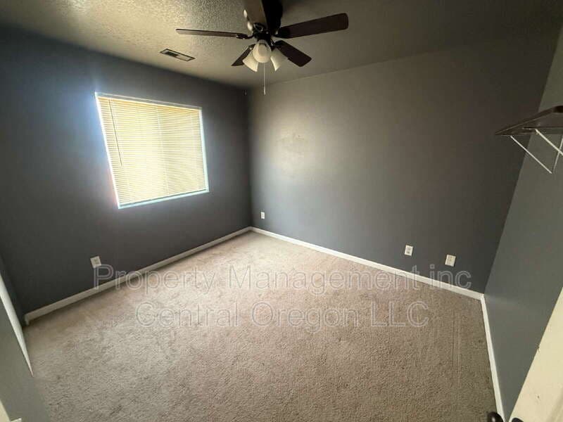 Prineville House: 1411 NW Teal Loop