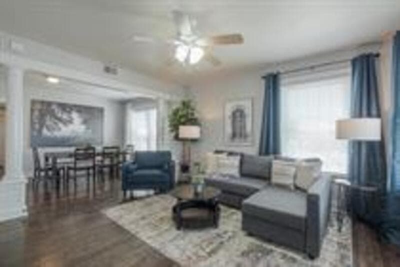Kansas City Condo: 3833 Central St - 2N