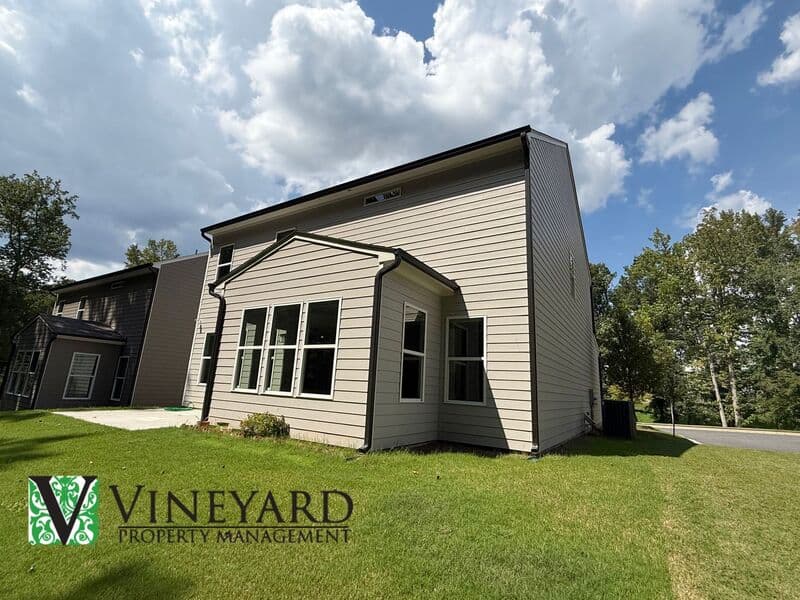 Holly Springs House: 265 Birchwood Row