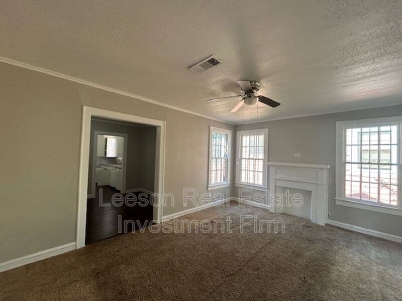 Shreveport House: 3603 Darien St