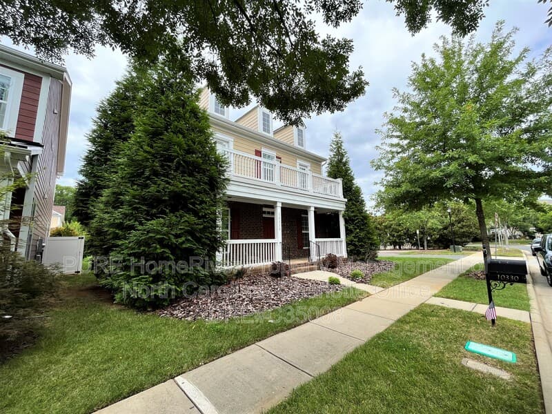 Charlotte House: 10330 Royal Winchester Drive