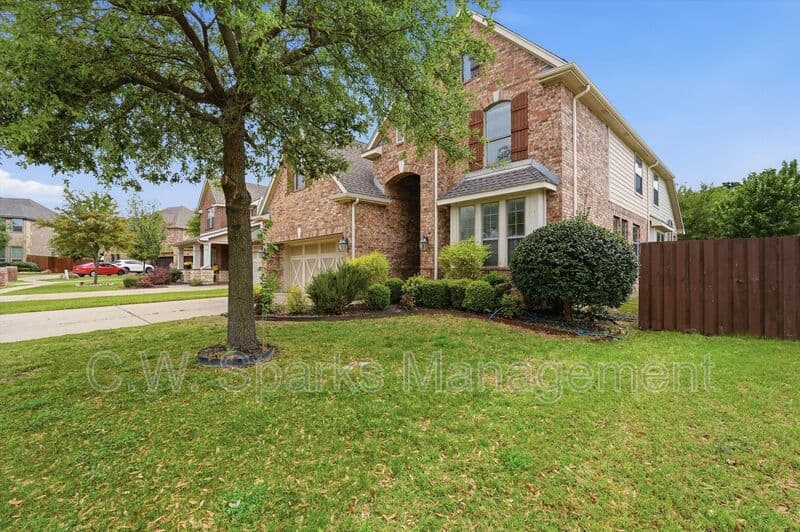 Dallas House: 6716 Prairie Flower Trail