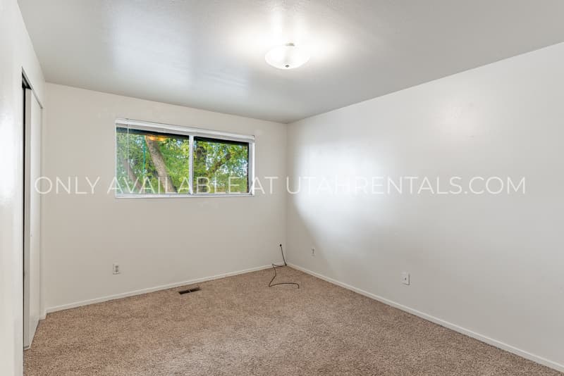 Orem Condo: 825 N Main St