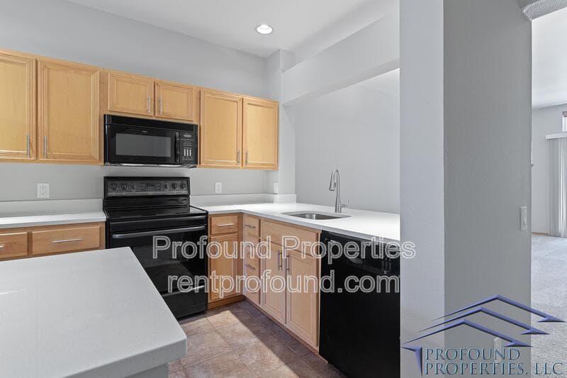 Beaverton Condo: 627 SW Dillan Drive