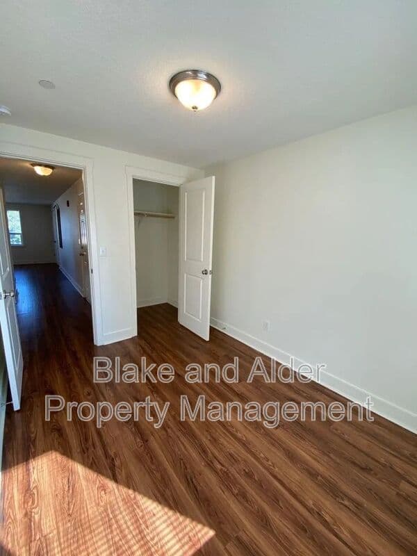 Portland House: 8211 N Montana Ave