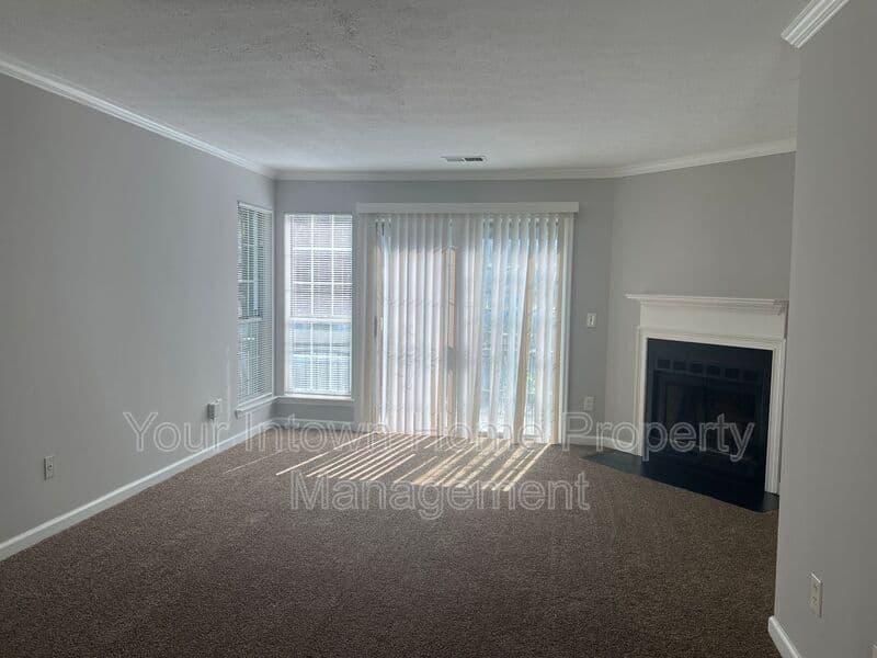 Lithonia House: 6471 Bedford Ln