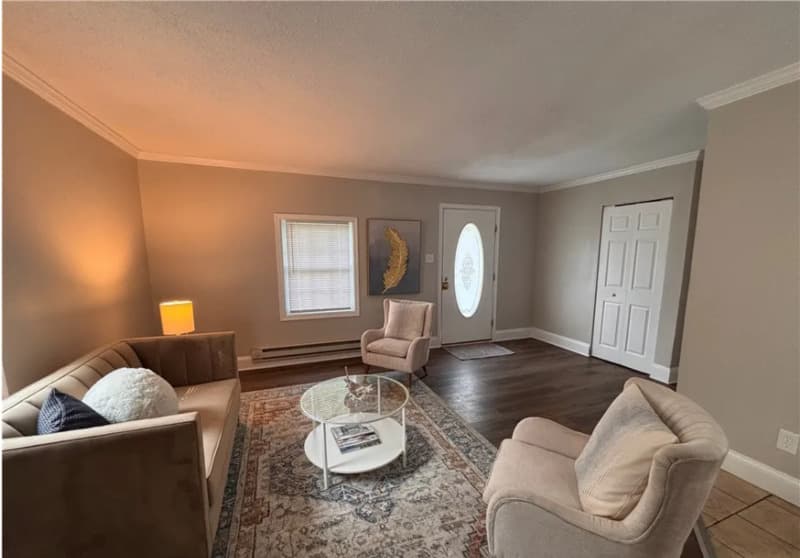 Richmond House: 2508 Robert Moore Cir