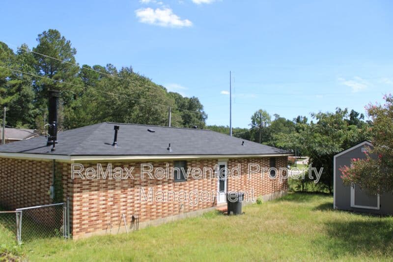 Augusta House: 3419 Lucie St