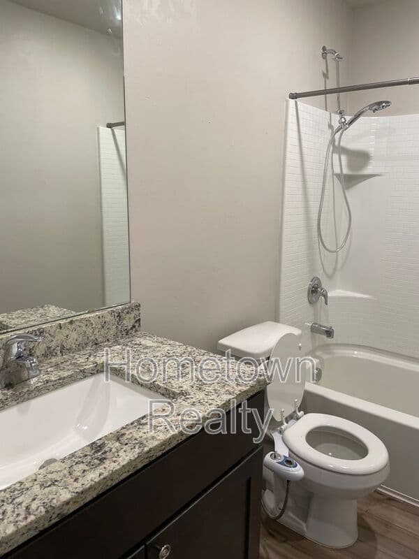 El Reno House: 1712 Vermilion Lane