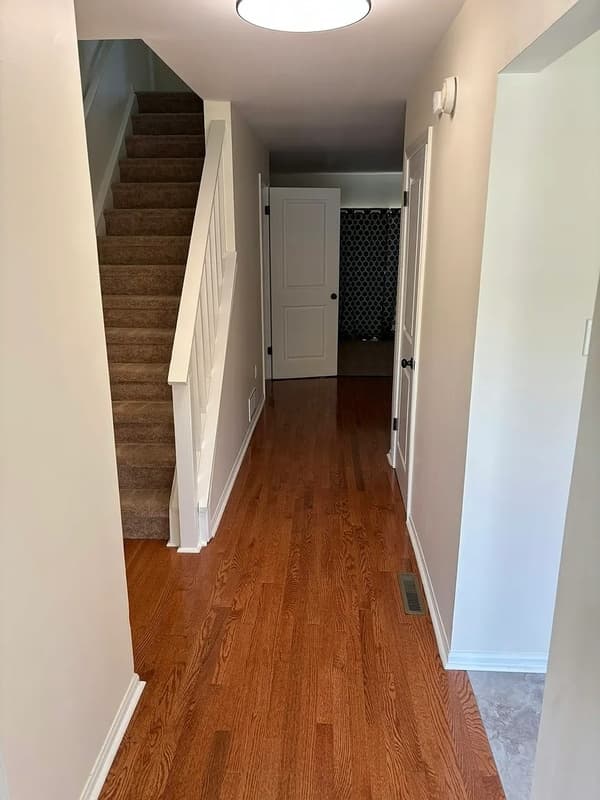 Newark House: 307 Cobble Creek Curve