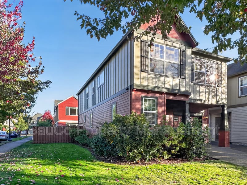 Hillsboro House: 902 SE Portlandia Ave