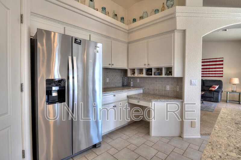 Lake Havasu City House: 304 Acoma Blvd S