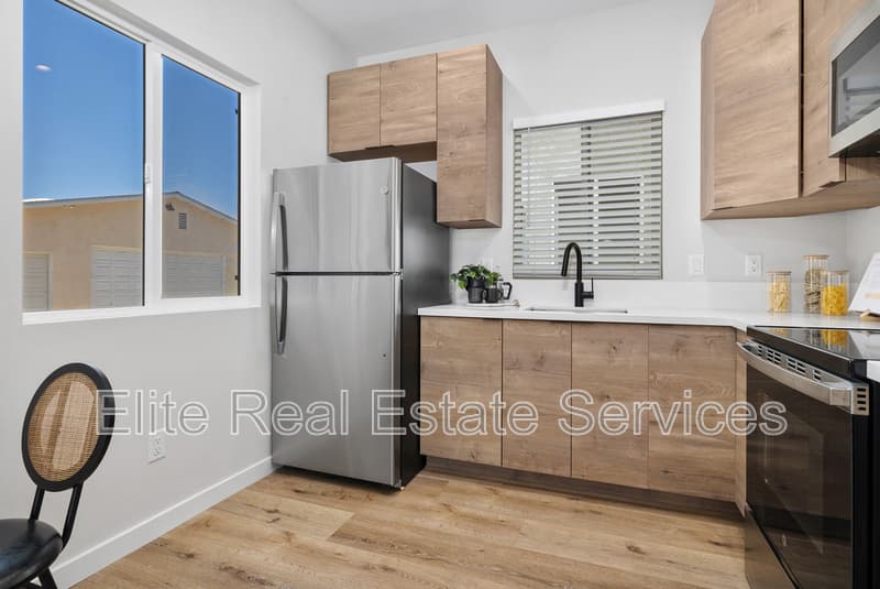 San Diego Condo: 3315 Clairemont Mesa Boulevard - 3