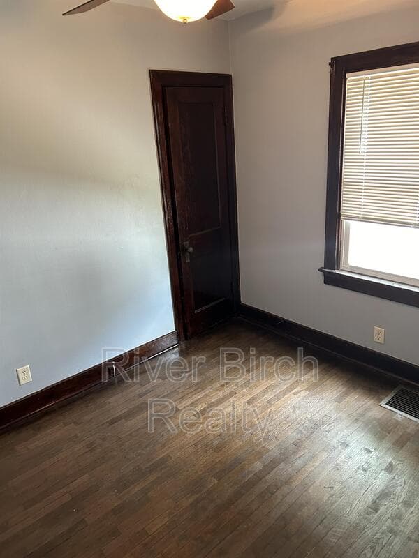Springfield House: 2633 South Whittier Avenue