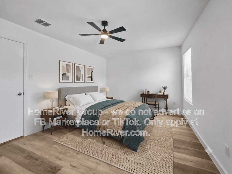 Fort Worth House: 4261 Meadowknoll Dr