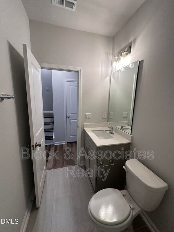 Wake Forest House: 608 Gimari Drive