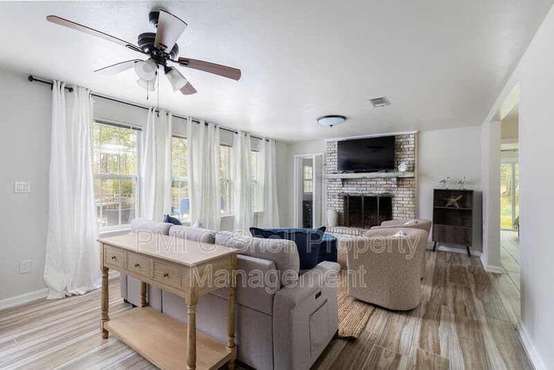 Milton House: 5724 Trout Bayou Cir