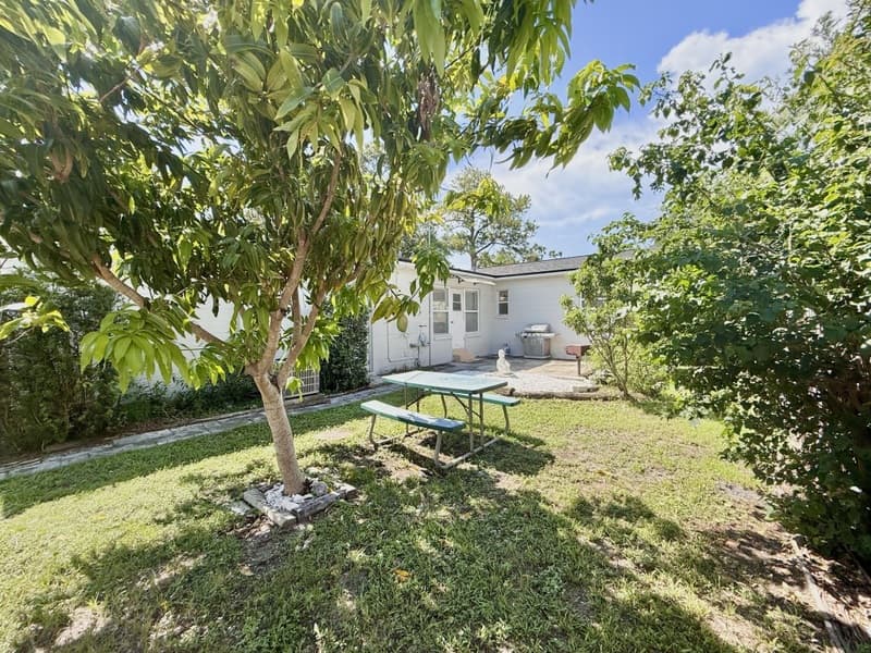 St. Petersburg House: 4426 4th Avenue North