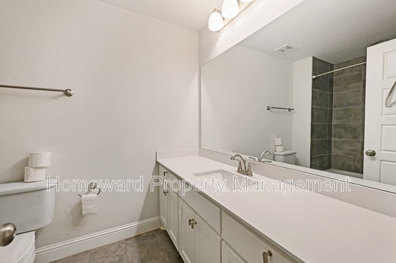 Arlington House: 6834 Neal's Way