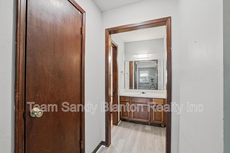 Pensacola House: 455 Stara Circle