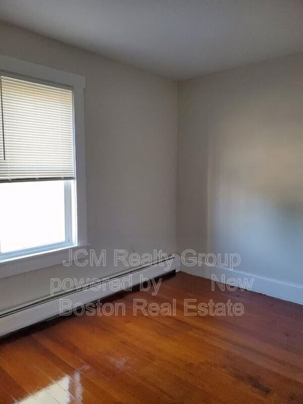 Waltham Condo: 870 Moody