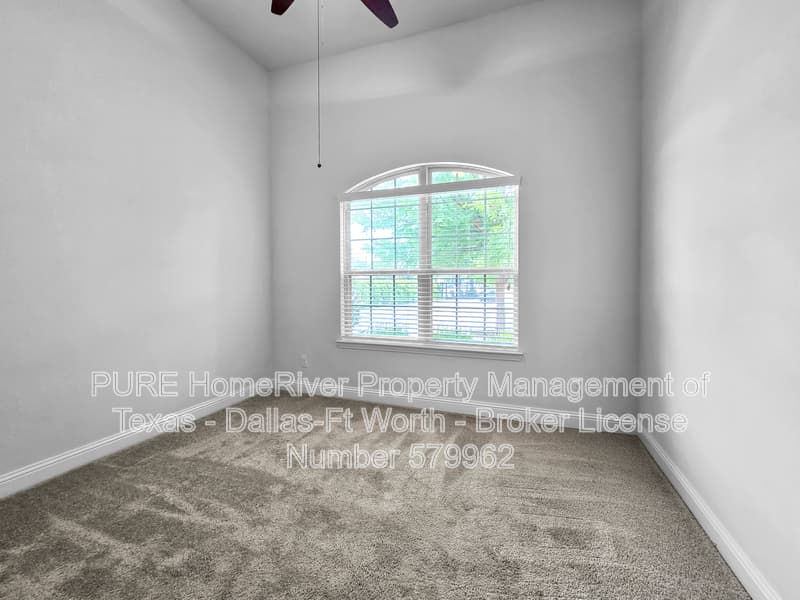Keller House: 3000 Crestwater Rdg