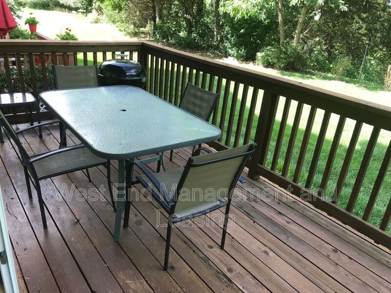 Valley Park House: 1307 Cliffridge Ln
