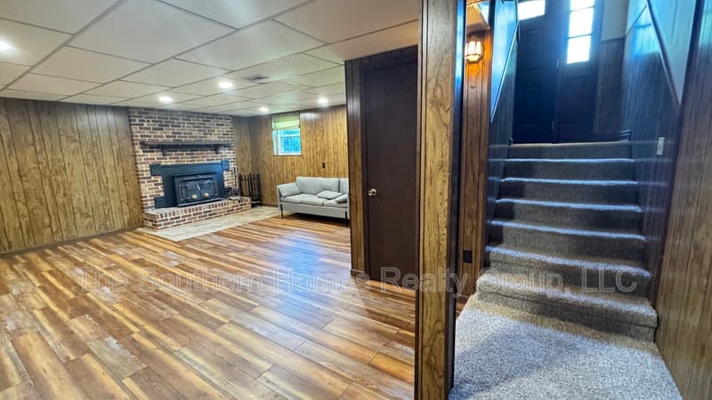 Athens House: 1305 Ridgeway Circle