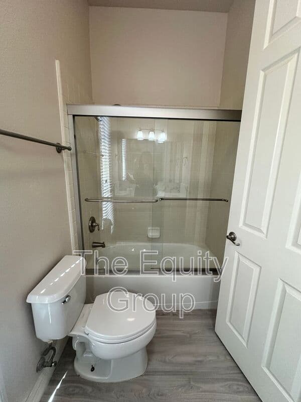 Visalia House: 239 North Preston St